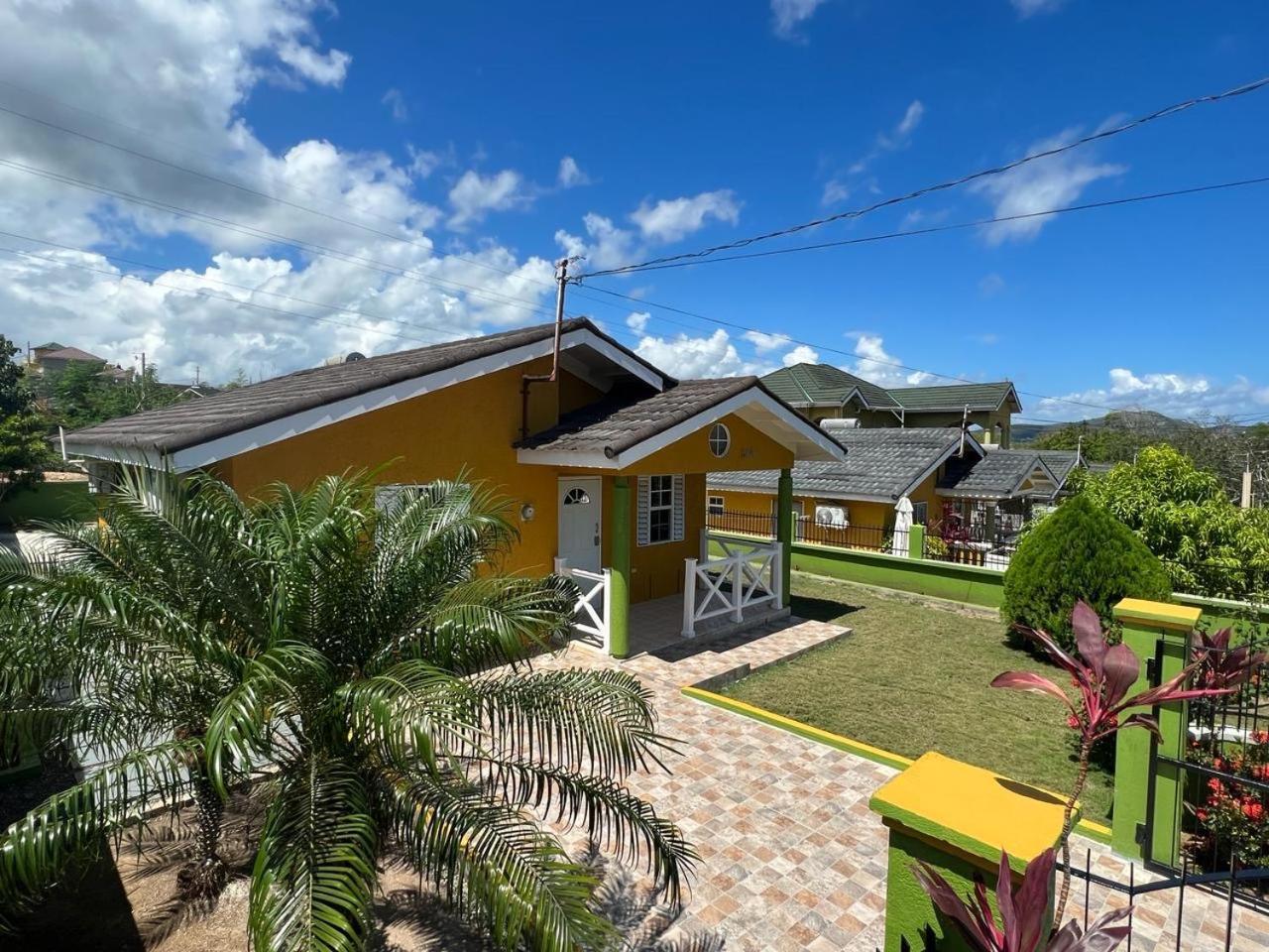 Reddie Vacation Homes Windsor  Dış mekan fotoğraf